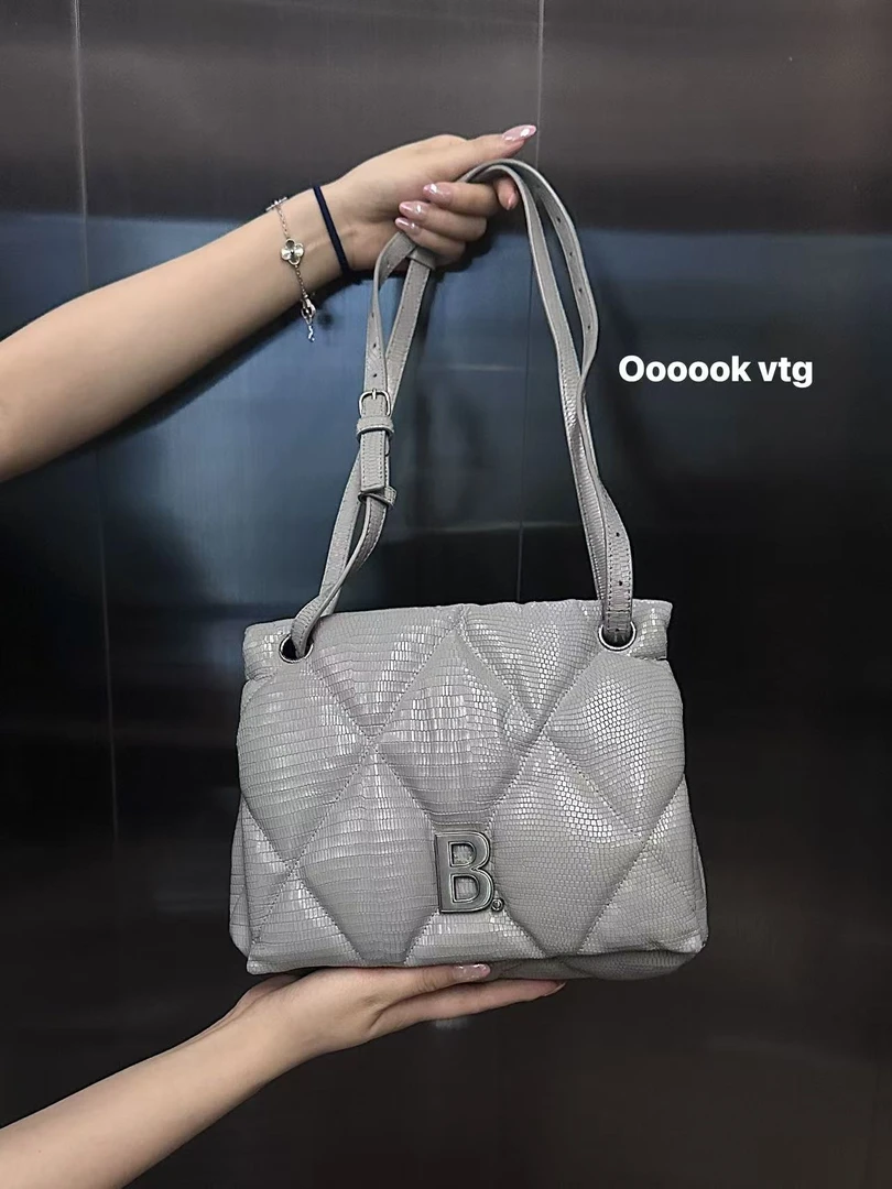 95新 Balenciaga/巴黎世家 CS5349/巴黎世家/灰色小号touch包