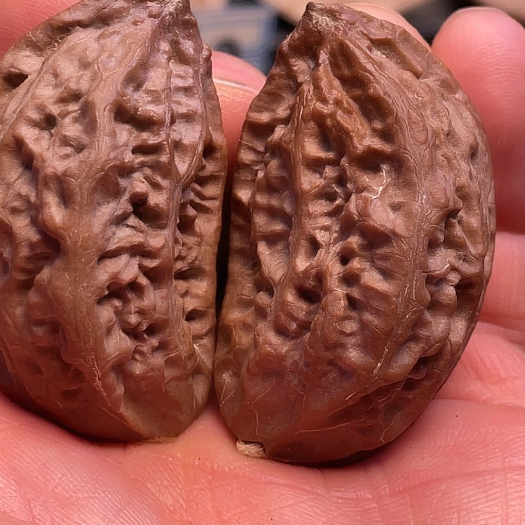 须***臾猴头核桃吊坠半壁核桃