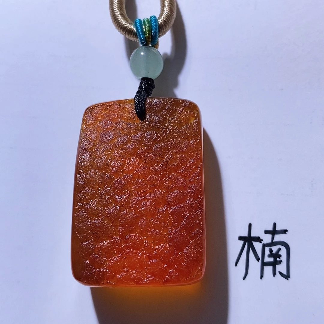未镶嵌琥珀珠宝奇石