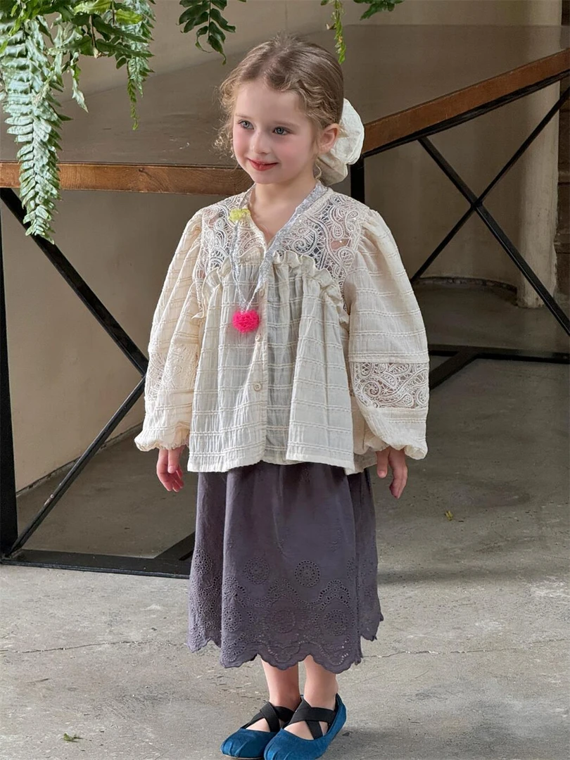 韩系童装2025春夏新款女童衬衫纯色镂空花边长袖衬衣外套