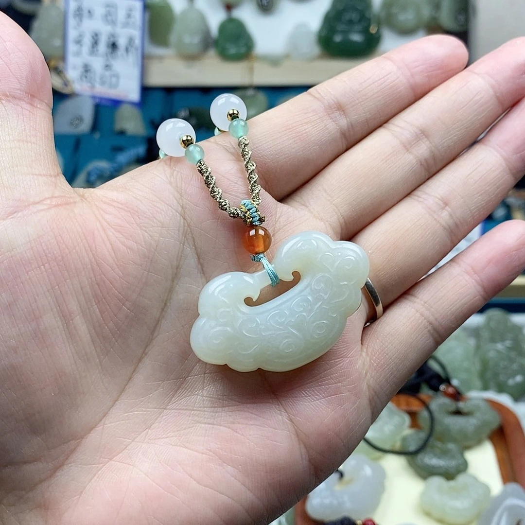 和田玉未镶嵌颈饰平安锁1806