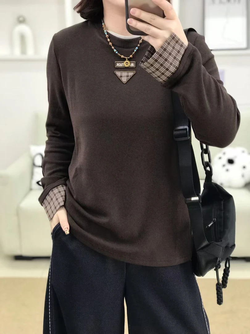 {莹莹推荐}28736秋季大码女装休闲格子拼接袖三角标打底T恤
