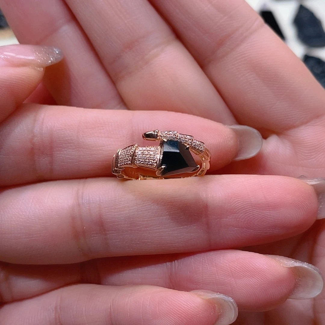 翡翠18K金镶嵌戒指