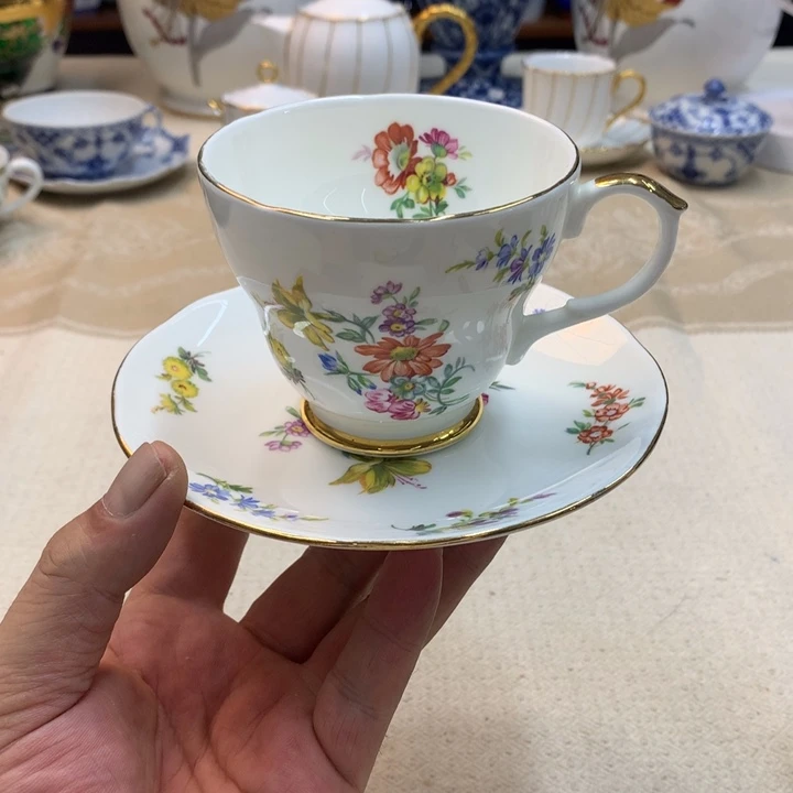 紫砂金瓷阁精品瓷器店