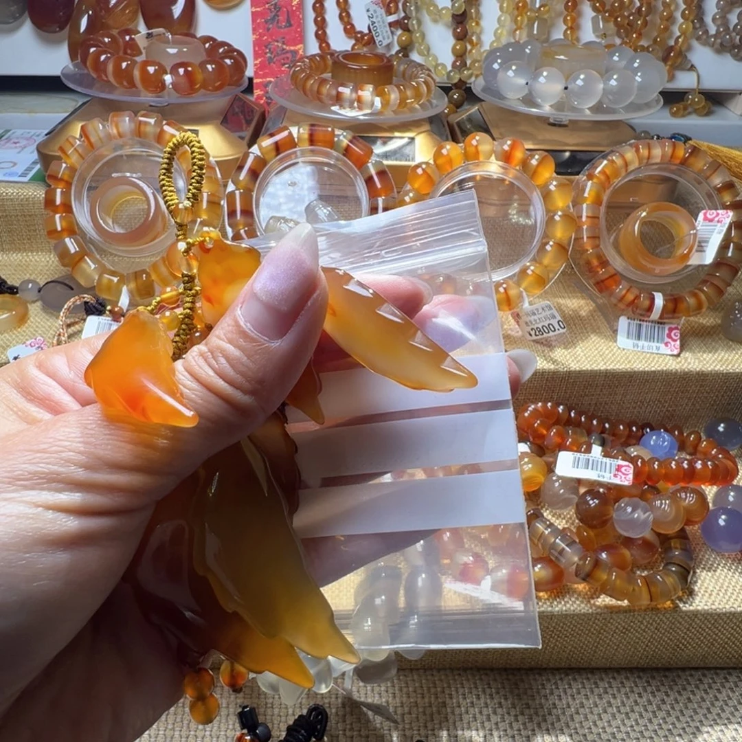 自***猫玛瑙/玉髓合金颈饰1