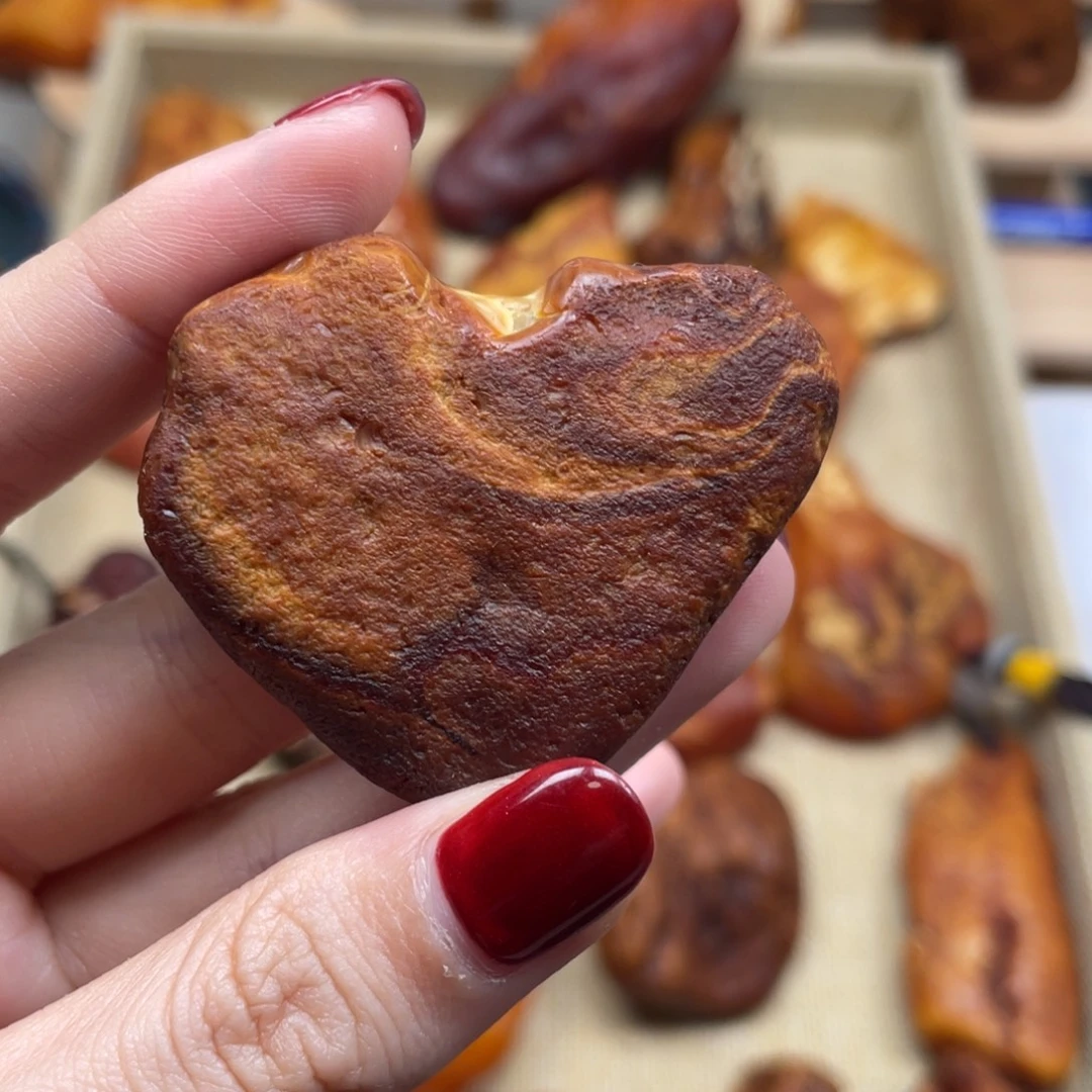 琥珀未镶嵌珠宝奇石