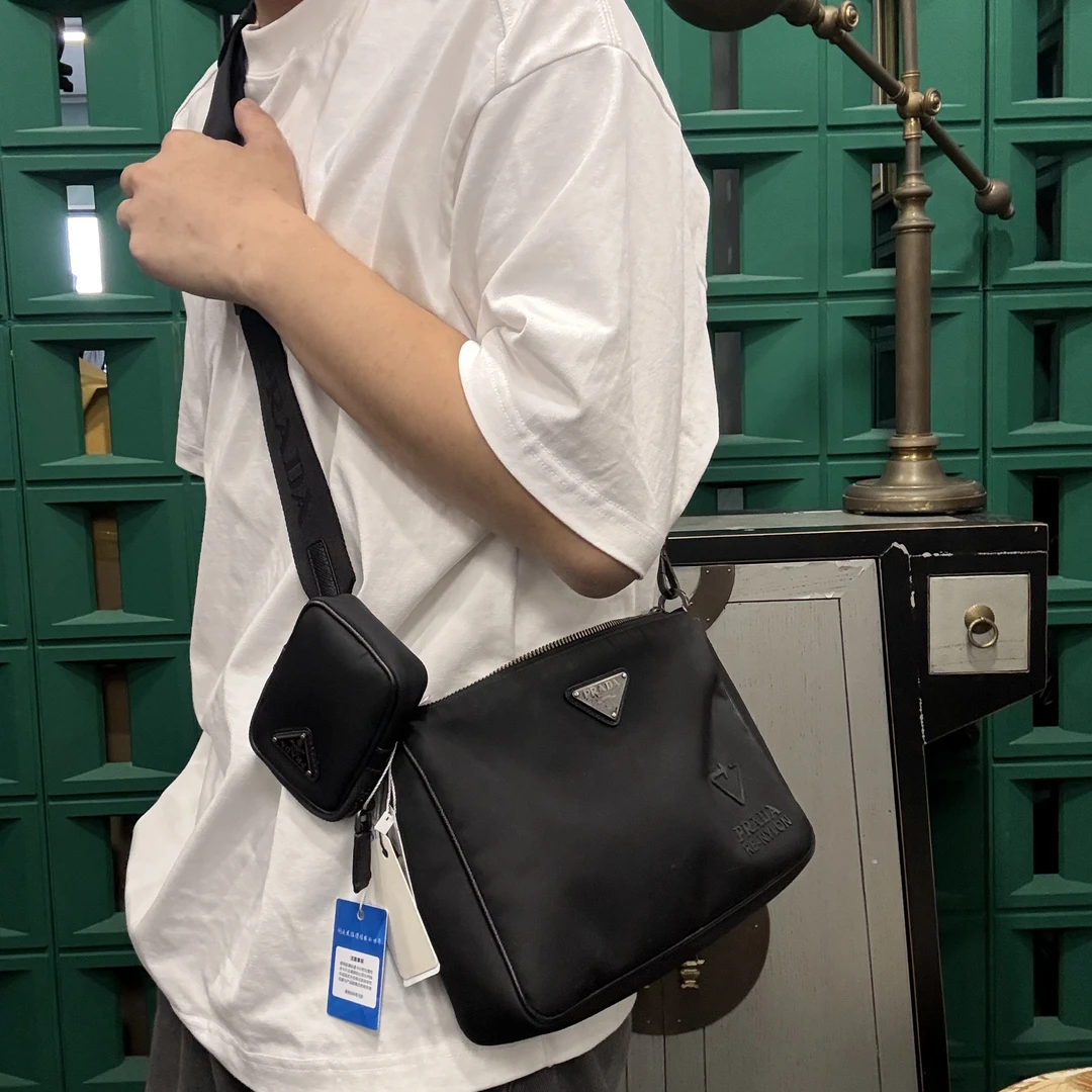 95新 Prada/普拉达 【龙】26 0959 黑色降落伞子母斜挎包