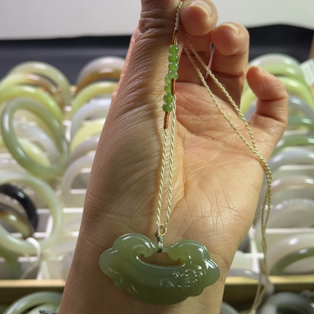 和田玉吊坠未镶嵌?*