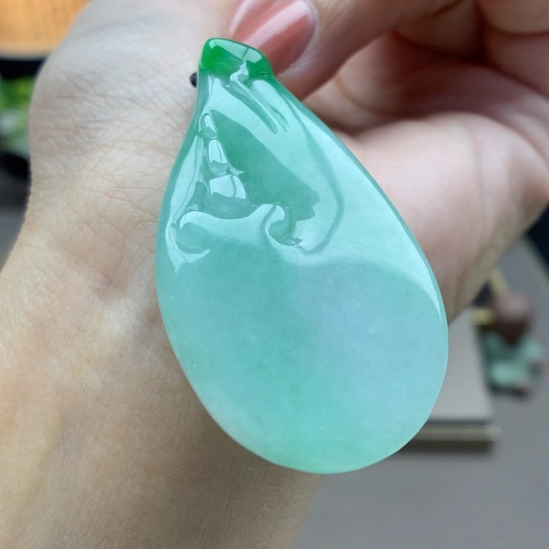 翡翠未镶嵌颈饰吊坠128