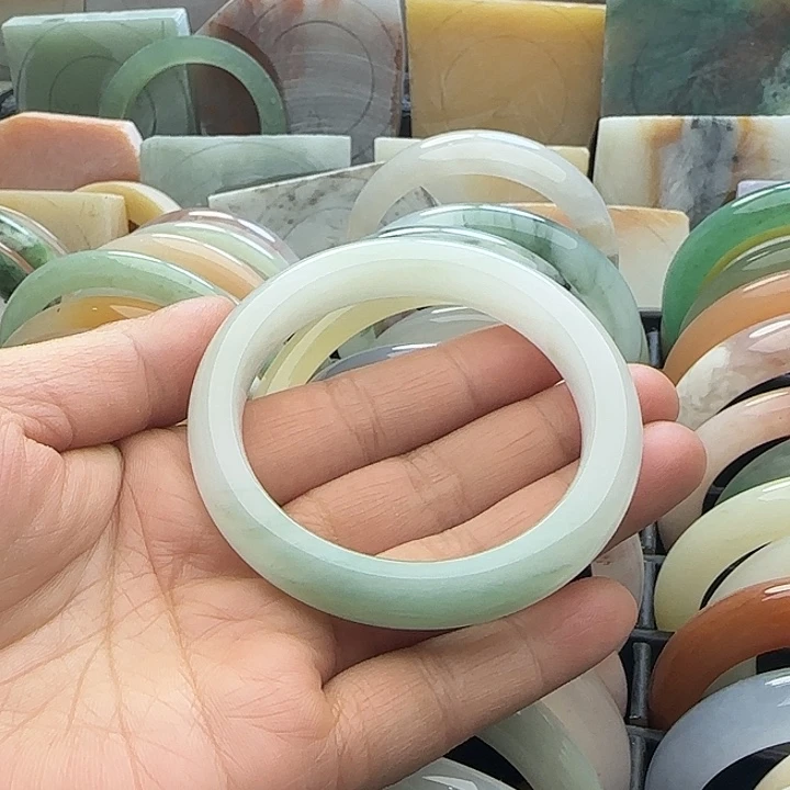 石英质玉未镶嵌手镯