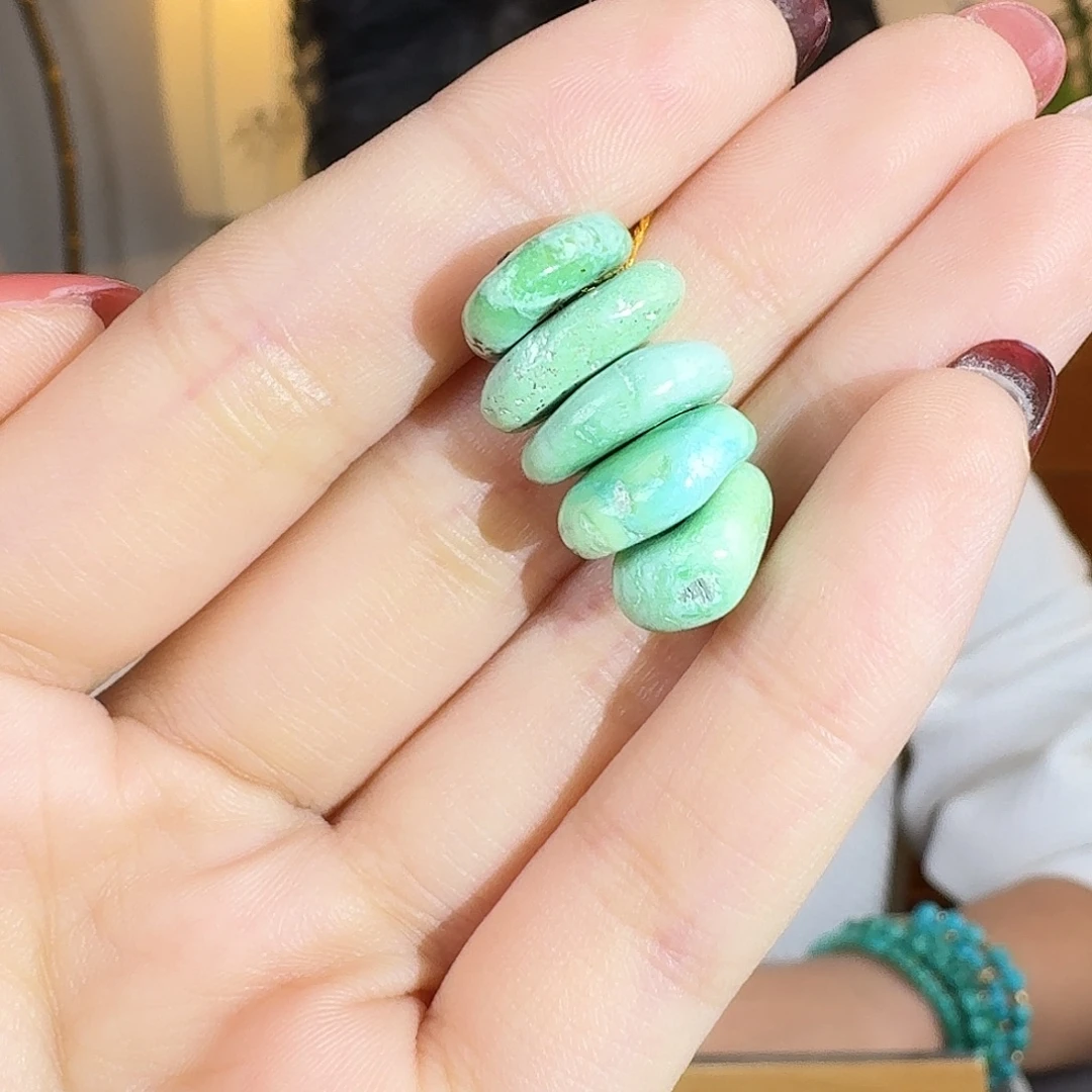 绿松石未镶嵌挂件