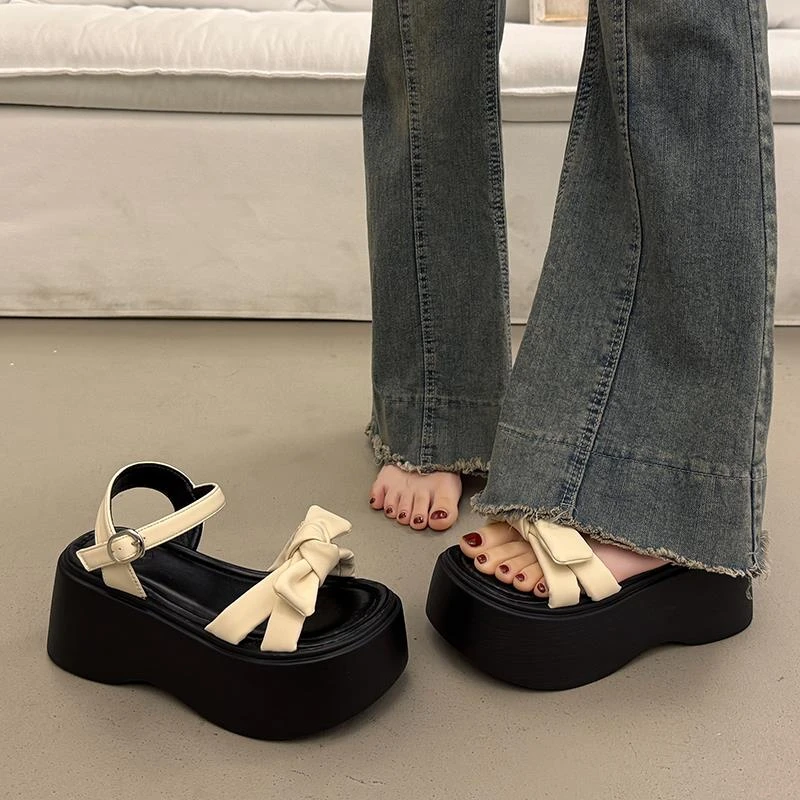 绝美厚底增高凉鞋女夏季外穿高级感2025爆款超火新款配裙子坡跟鞋