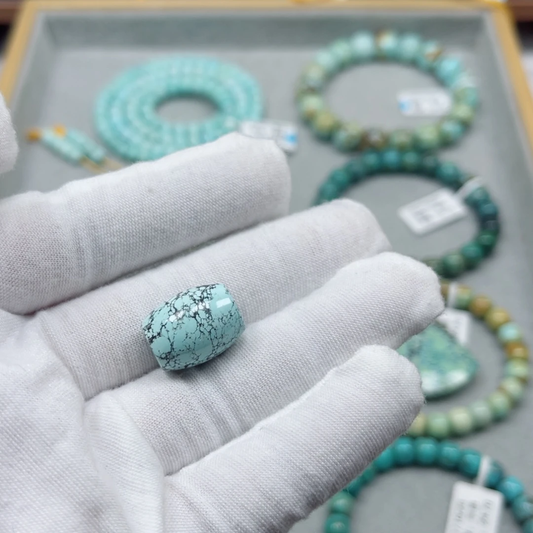 绿松石未镶嵌挂件