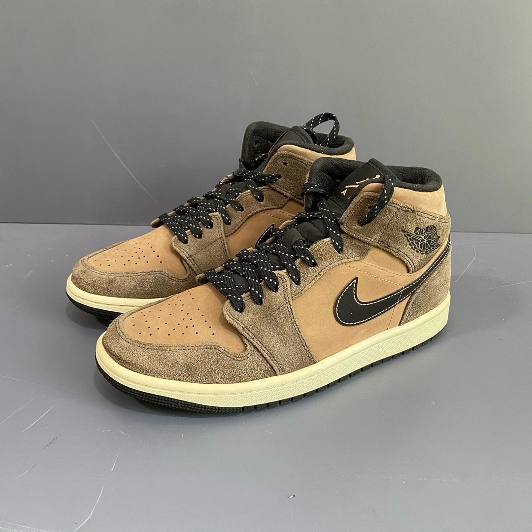 95新 MM6 40.5码 aj1巧克力色 休闲鞋 总体成色不错