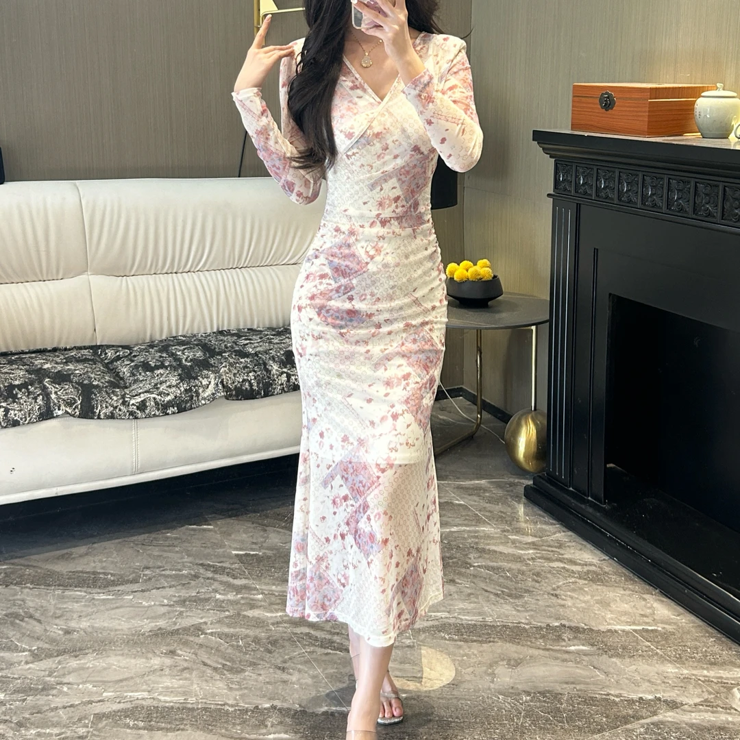 气质女人味轻奢V领长袖紫色碎花显瘦包身修身时尚百搭鱼尾连衣裙