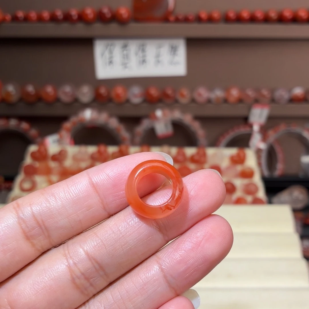 g***精南红玛瑙未镶嵌川料跑环（内经10+