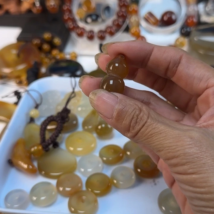 明***珠玛瑙/玉髓未镶嵌吊坠(不含链)