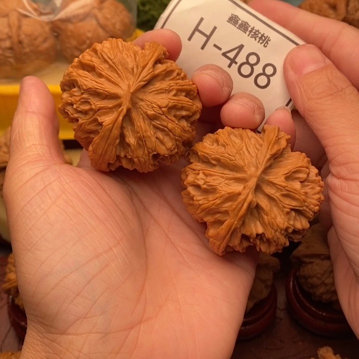 买***卡桃核把件苹果47…..