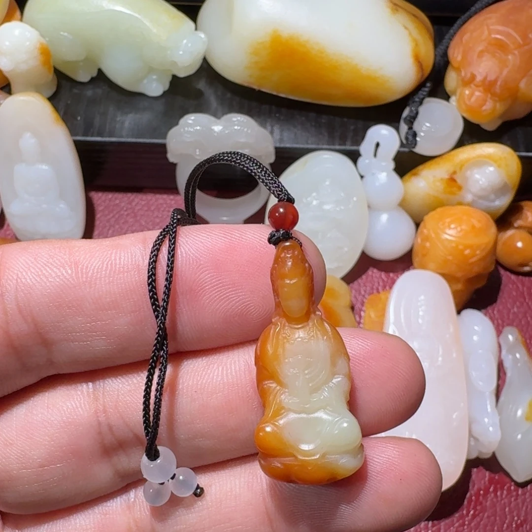 堼***ᥫ和田玉未镶嵌挂件