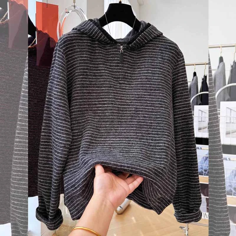 时尚洋气磨毛连帽套头条纹卫衣女秋冬宽松休闲打底衫大码叠穿上衣