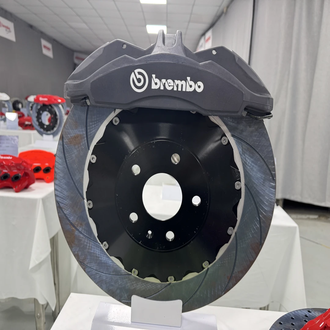 Brembo GT350大六活塞卡钳，适用于19寸及以上轮毂