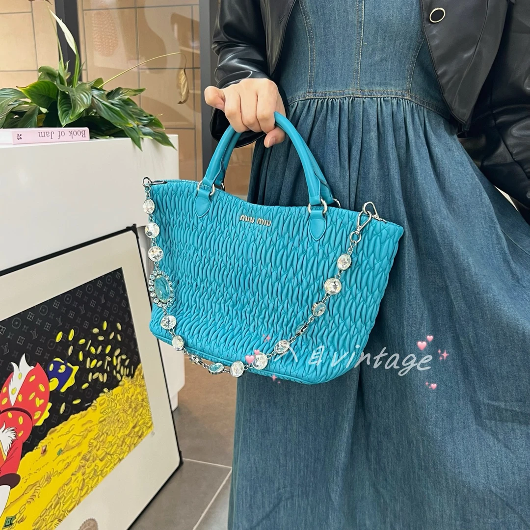 95新 MIU MIU/缪缪 活动褶皱菜篮子手提包 58306