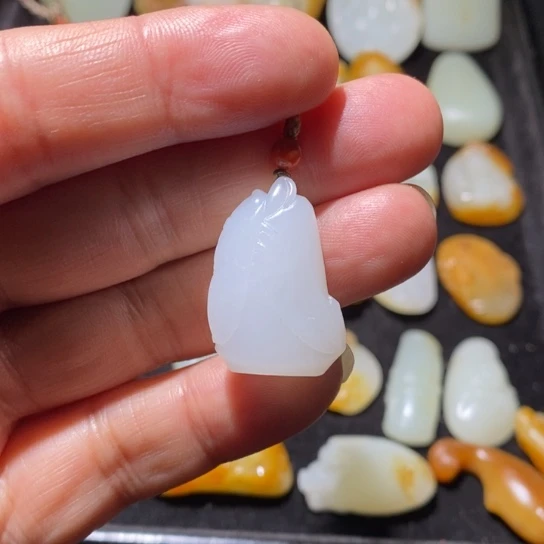 和田玉颈饰未镶嵌