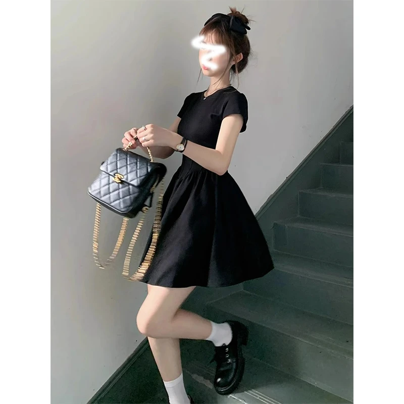 黑色修身法式高级感裙子女夏季爆款2025新款短袖连衣裙显瘦小黑裙