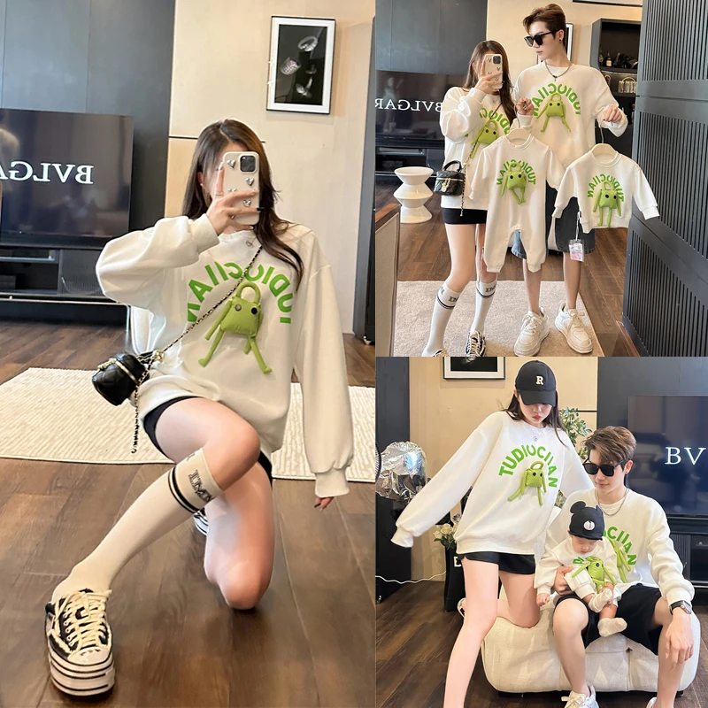 亲子装秋装立体公仔宽松全家福洋气一家三口婴儿长袖卫衣潮情侣