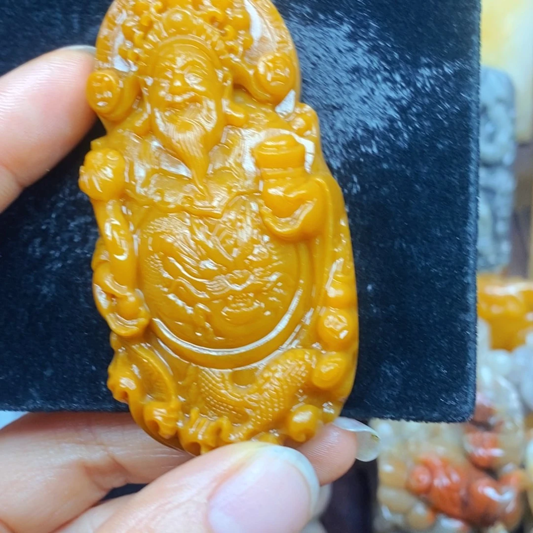 颈饰未镶嵌石英岩玉