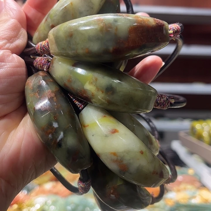 岫玉未镶嵌毛衣链