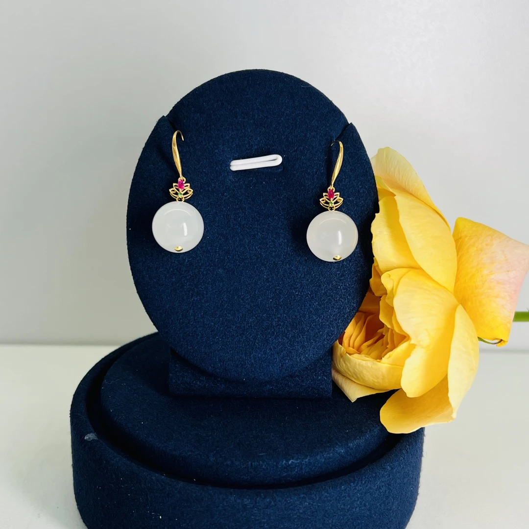 壹屿珠宝 和田玉白冰猫耳钉