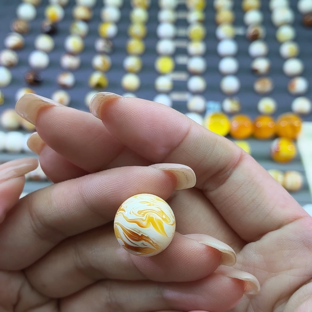 琥珀未镶嵌裸石16