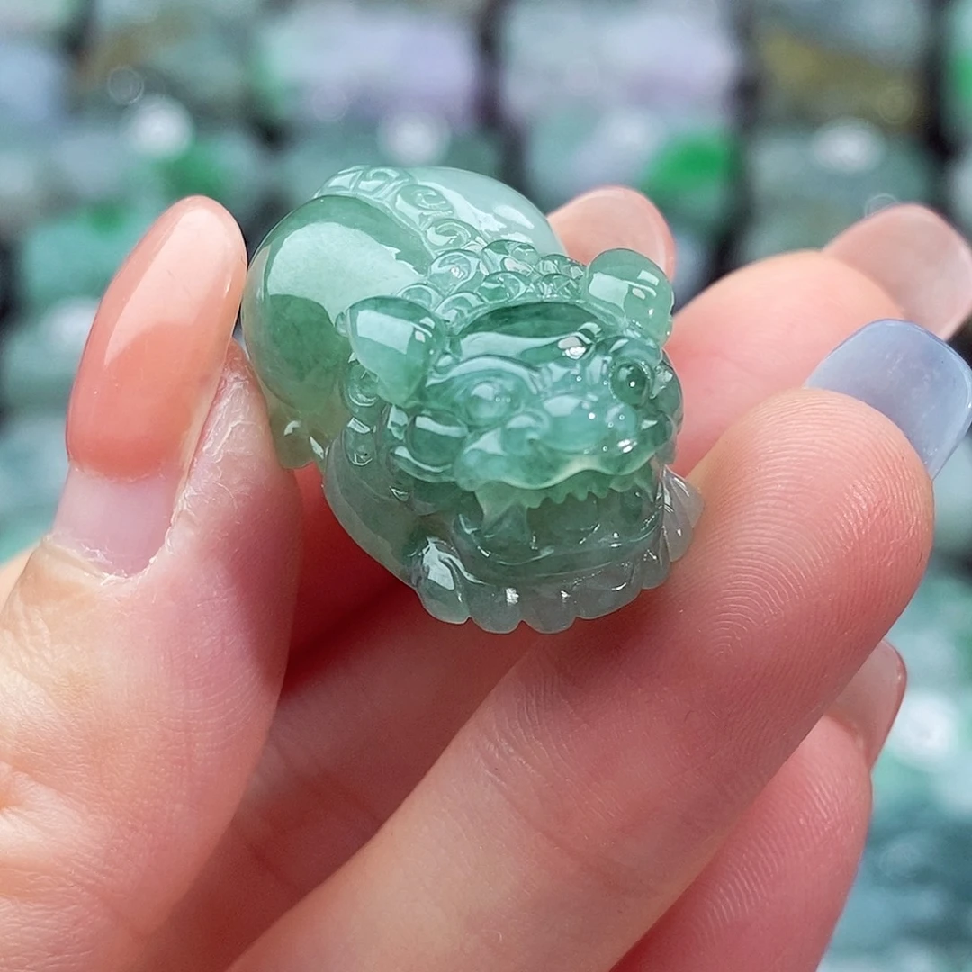 颈饰未镶嵌翡翠天然