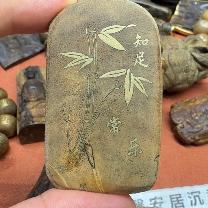 大叶紫檀（黑酸枝木类）