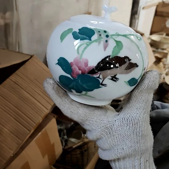 绿泥盘子碗茶壶啥都有