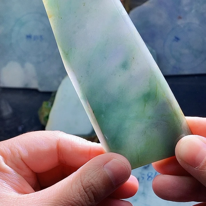 翡翠未镶嵌颈饰毛料41