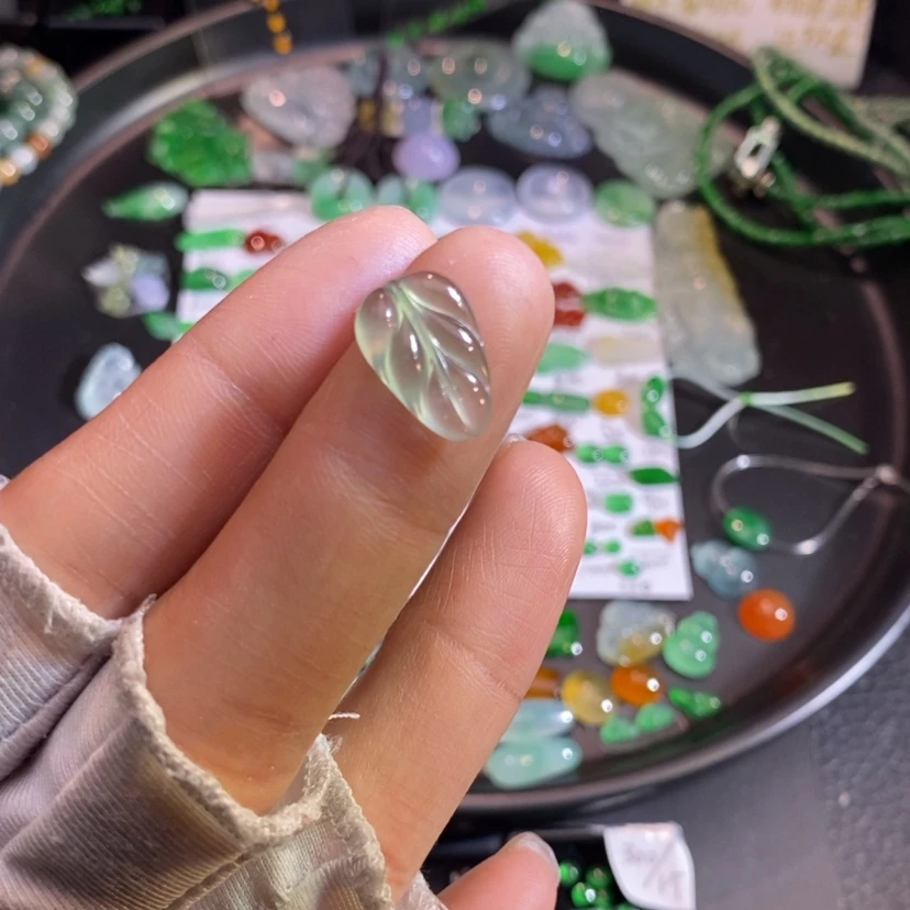 【闪购商品】翡翠挂件未镶嵌叶子