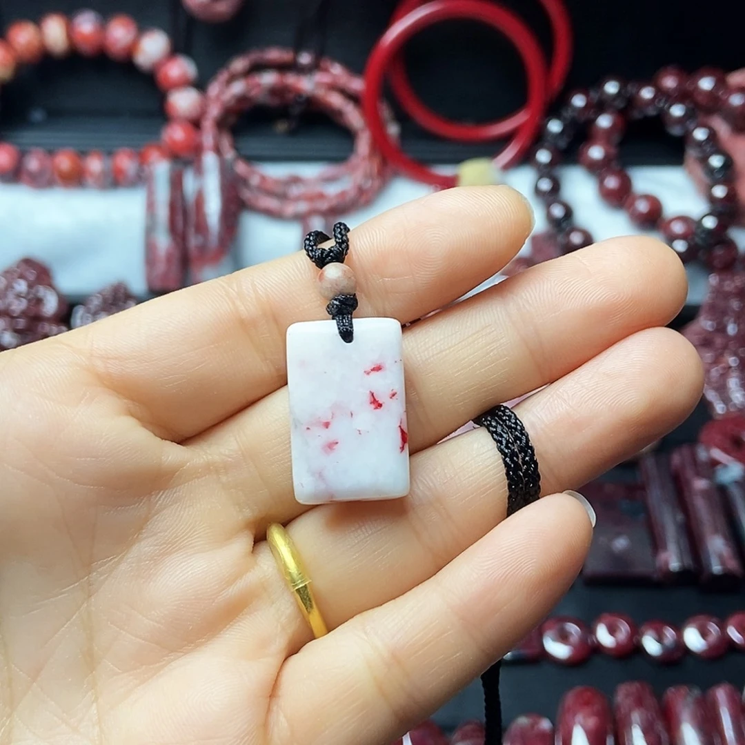 天然辰砂原石无事牌