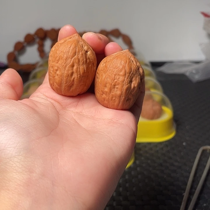 文玩核桃吊坠大肚八棱