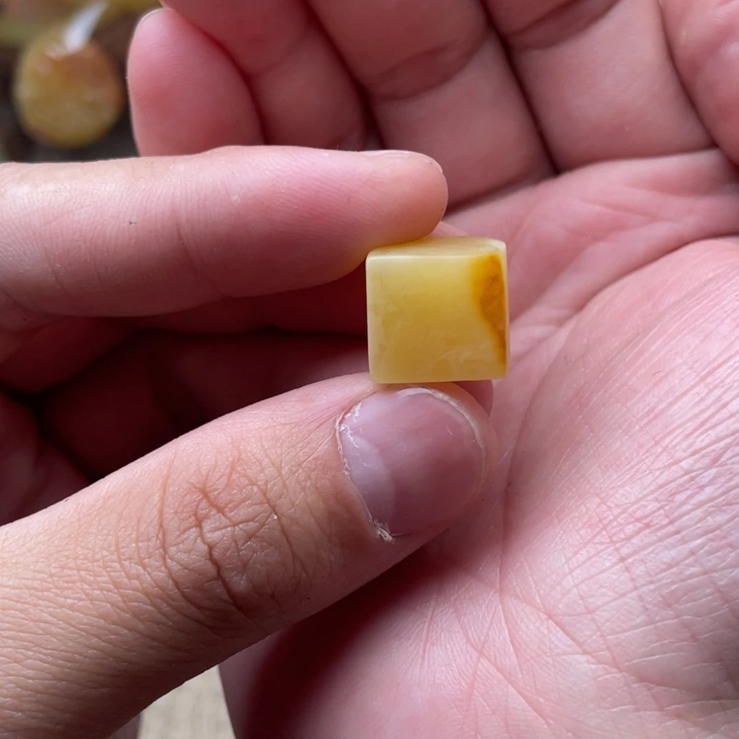 定制琥珀未镶嵌唐*阳