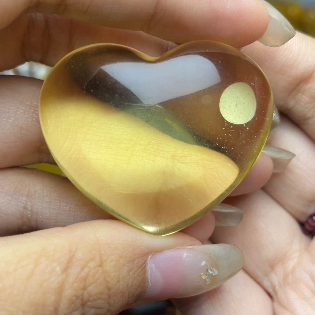 未镶嵌琥珀珠宝奇石