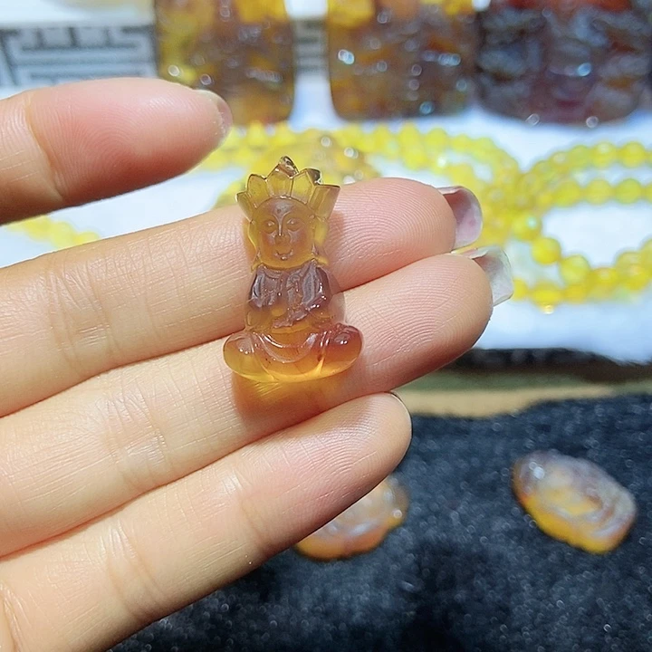 琥珀颈饰未镶嵌唐三藏