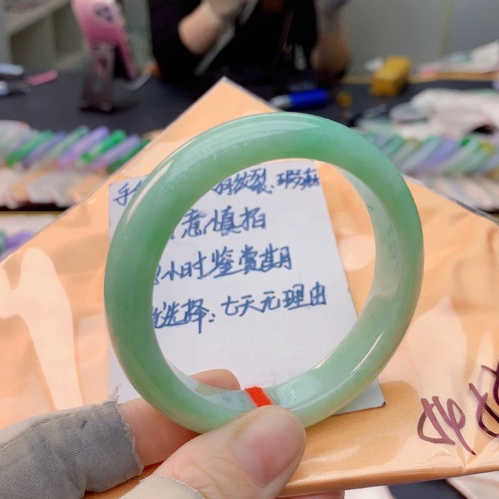 翡翠未镶嵌手镯翡翠手镯
