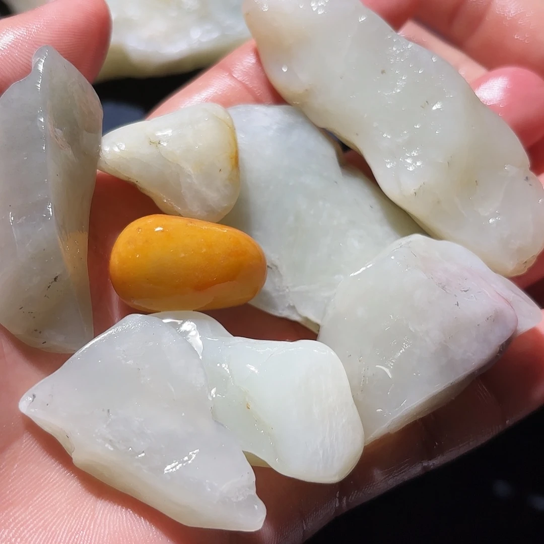 和田玉未镶嵌珠宝奇石