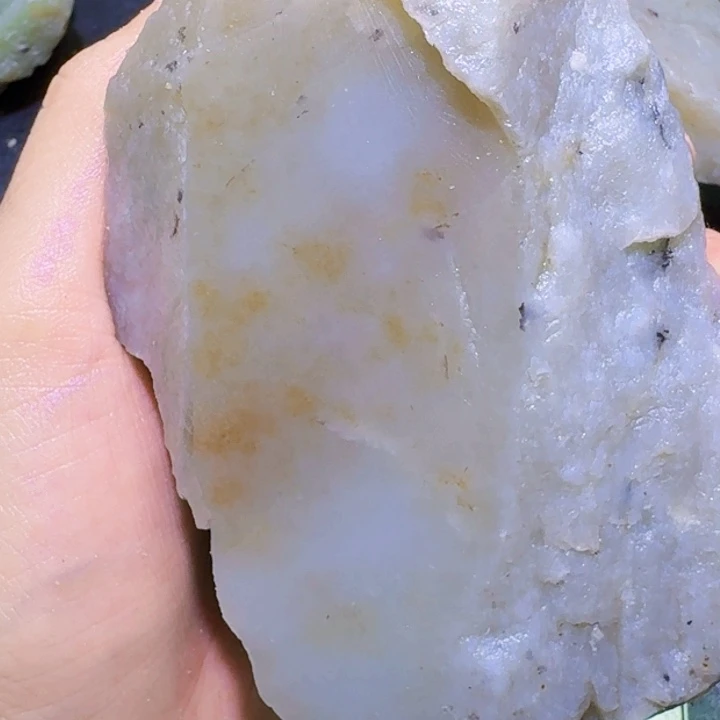 未镶嵌和田玉（糖玉）珠宝半成品