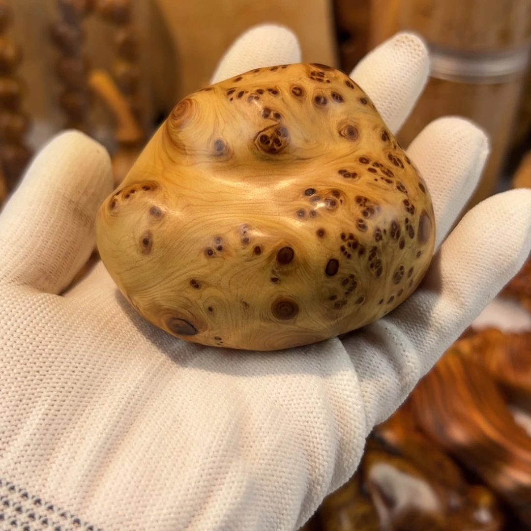 柏木（崖柏）黑***星留疤把件