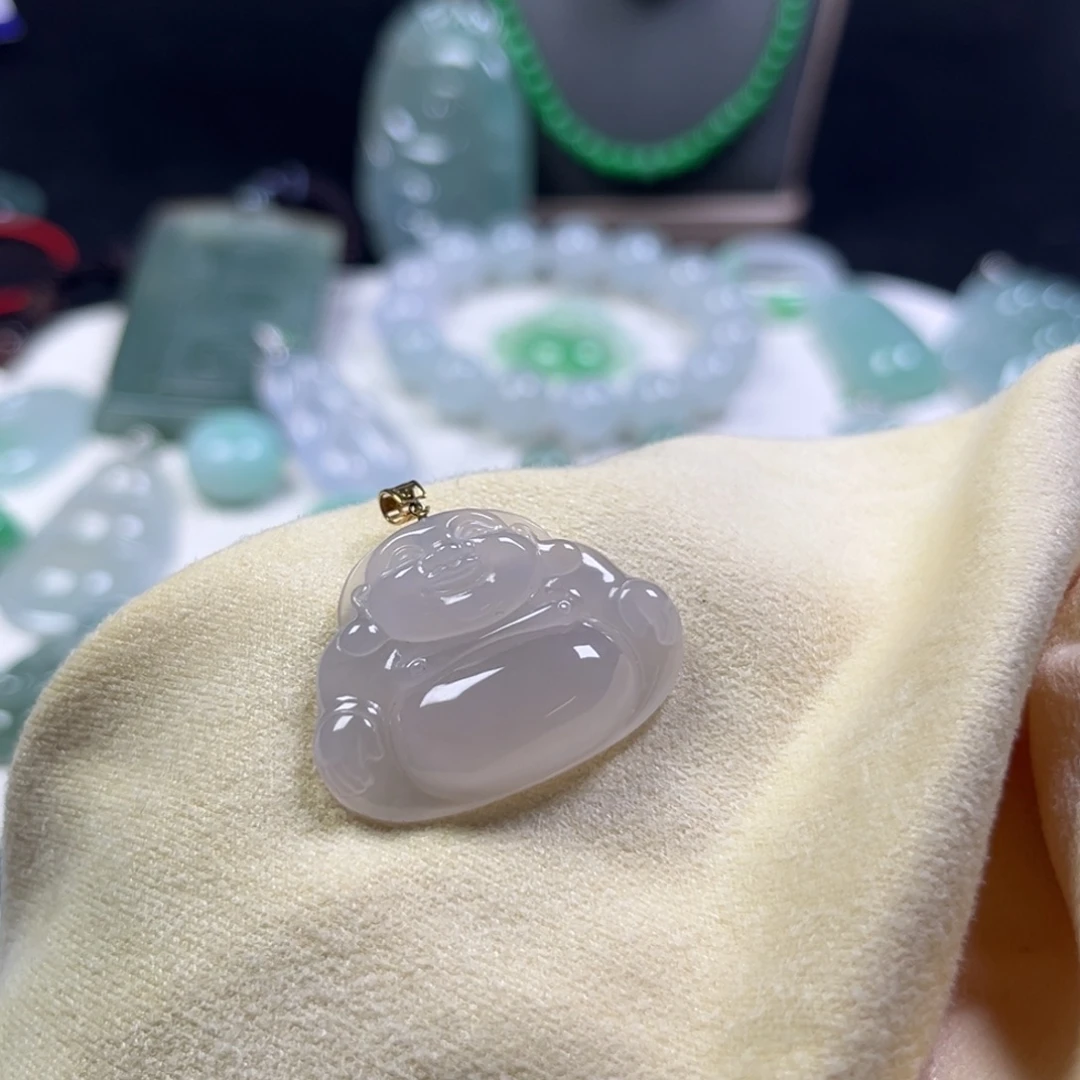 翡翠未镶嵌颈饰佛