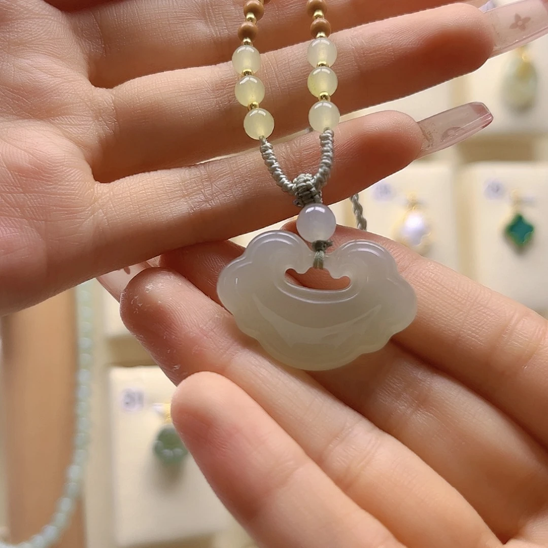 s****和田玉未镶嵌吊坠(赠链)