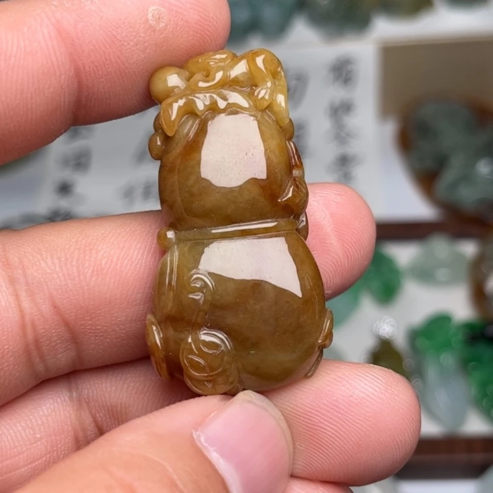 翡翠未镶嵌颈饰葫芦